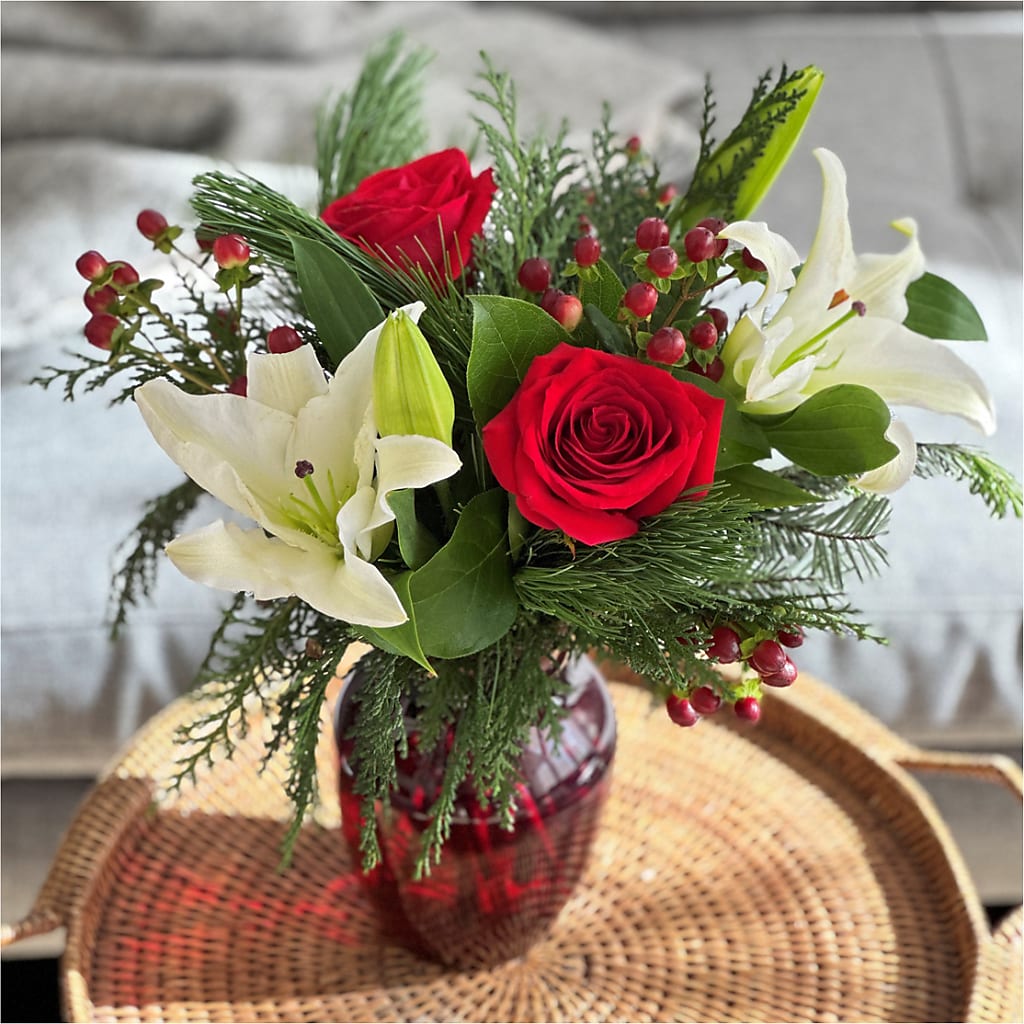 Evergreen Delight Bouquet – The Flower Basket, Lebanon MO