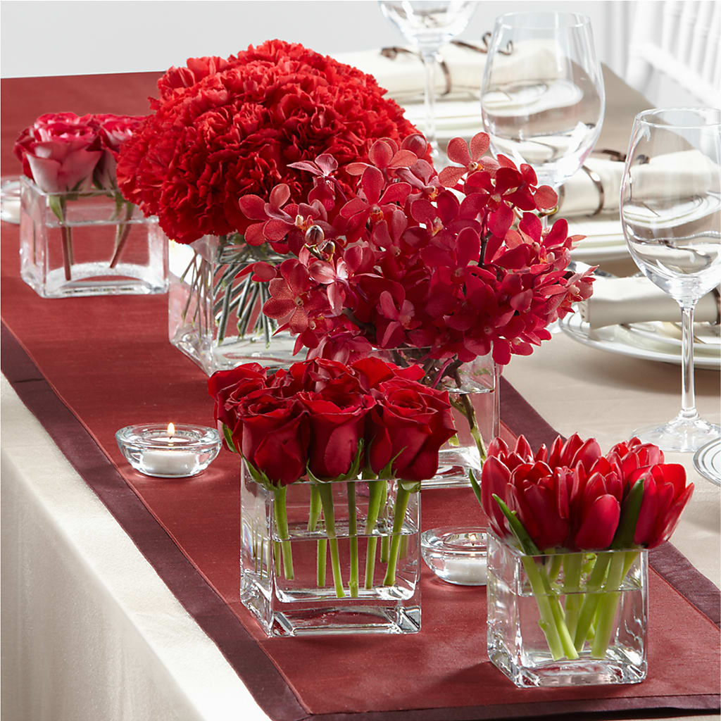 Modern Grace Centerpiece – The Flower Basket, Lebanon MO