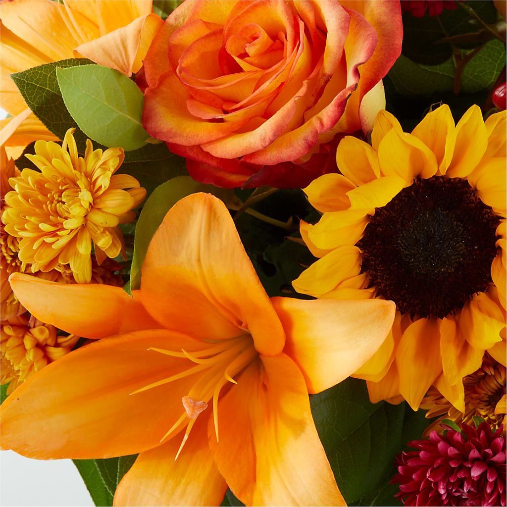 Grateful Centerpiece –  The Flower Basket, Lebanon MO